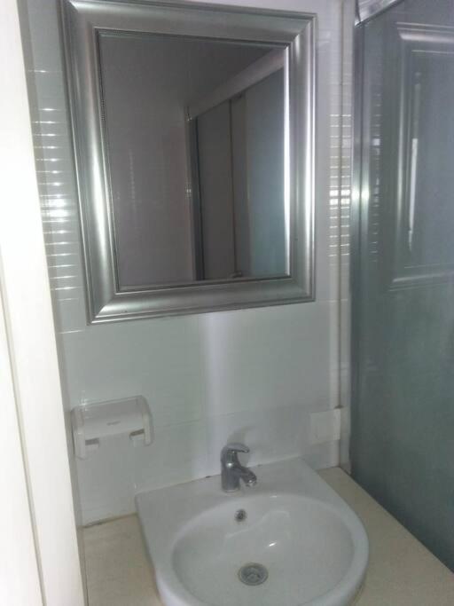 Mg Suite 1Bedroom Apartment By Just Inn Management Семаранг Екстериор снимка